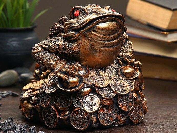 The three-legged toad attracts wealth