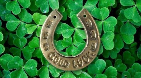 Lucky charm horseshoe
